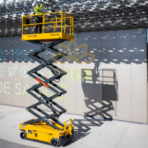 Xe cat keo Haulotte Conpact 12