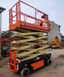 Xe nang nguoi 14m JLG R4045