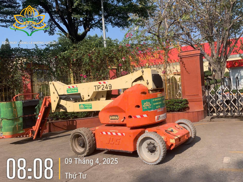 Cho thuê xe nâng người tại Đồng Tháp uy tín, giá re 2 Thue xe nang nguoi Boom Lift o Dong Thap