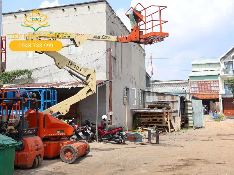 Tien Phat cho thue xe nang nguoi Boom Lift can ong long, can gap