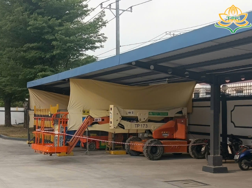 Cho thuê xe nâng người cắt kéo, boom lift tại Nha Trang, Khánh Hòa 2 cho thue xe nang nguoi boom lift khanh hoa chay dien