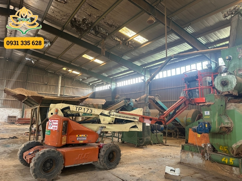 Dịch vụ cho thuê xe nâng người Đồng Nai uy tín, giá tốt 2 hinh anh thue xe nang nguoi boom lift o dong nai