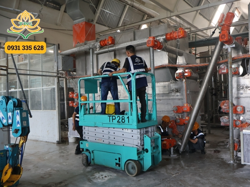 Bảng giá cho thuê xe nâng người Bình Dương trọn gói | Chuyên xe cắt kéo, xe Boomlift 5 hinh anh thue xe nang nguoi thao do may moc o binh duong