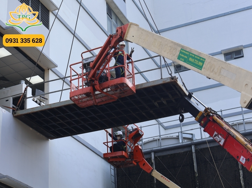 Cho thuê xe nâng người tại Bình Tân uy tín giá 400.000đ/ca 3 vi sao nen thue xe nang nguoi binh tan