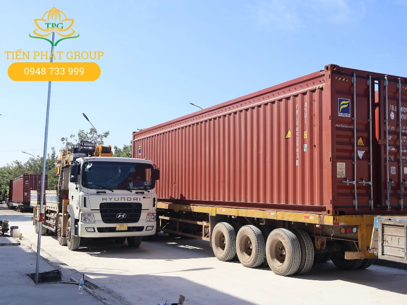 Dich vu dong rut hang hoa container 20feet, 40feet tai Long An tron goi uy tin