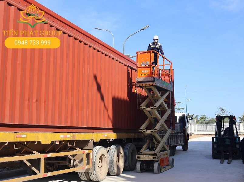 Quy trinh thuc hien dong rut container tai Binh Duong cua Tien Phatgom 4 buoc an toan, dung nhu cau cua khach hang