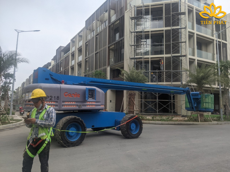 Phan loai xe nang nguoi Boom Lift theo dong co