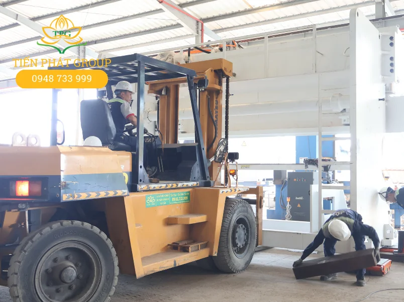 Nen chon dich vu cho thue xe nang tai Dong Nai cua Tien Phat vi doi xe nang da dang, gia thue canh tranh va cam ket an toan