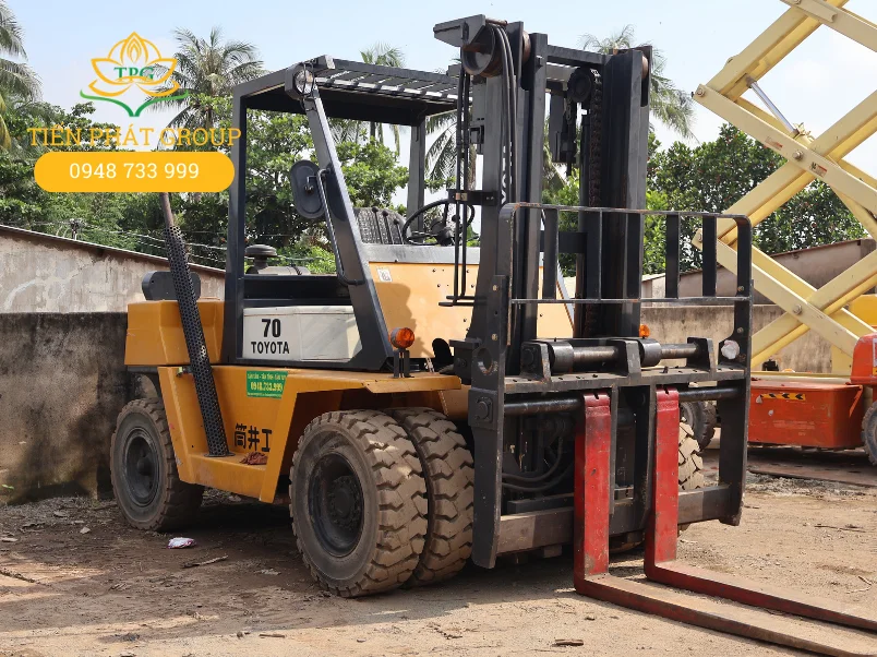 Tien Phat cho thue cac loai xe nang dau tu 3 tan den 15 tan