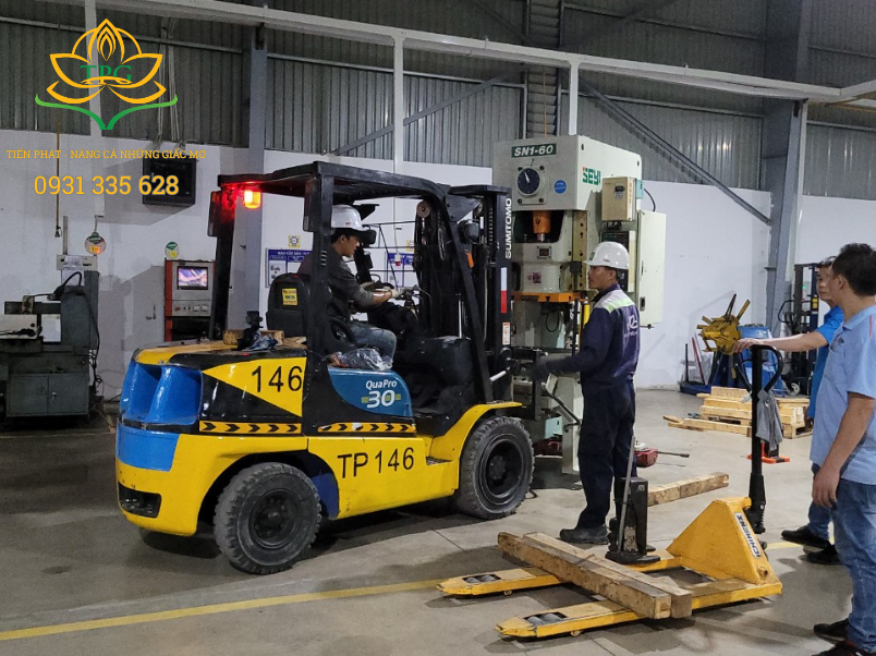 Cho thuê xe nâng tại Bình Phước uy tín, giá tốt 4 Cung cap da dang tai trong cac loai xe nang hang