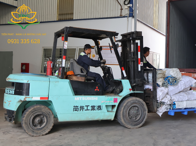 Dịch vụ cho thuê xe nâng hàng tại Dĩ An uy tín, giá tốt 1 Dap ung da dang tai trong xe nang hang cho thue o Di An