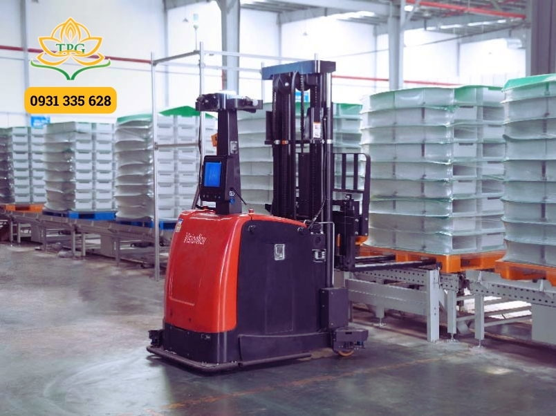 Xe nâng bán tự động là gì? Phân loại, cấu tạo và ứng dụng 7 ung dung cua xe nang ban tu dong trong doi song