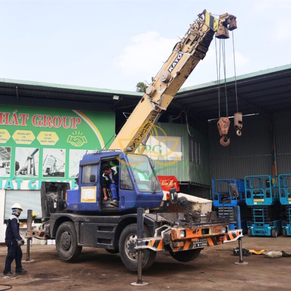 xe cau banh lop 10 tan kato kr-10h-l