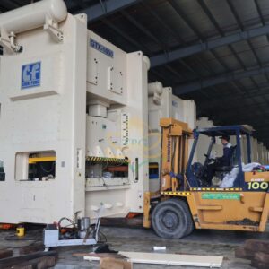 xe nang 10 tan komatsu fd100-5