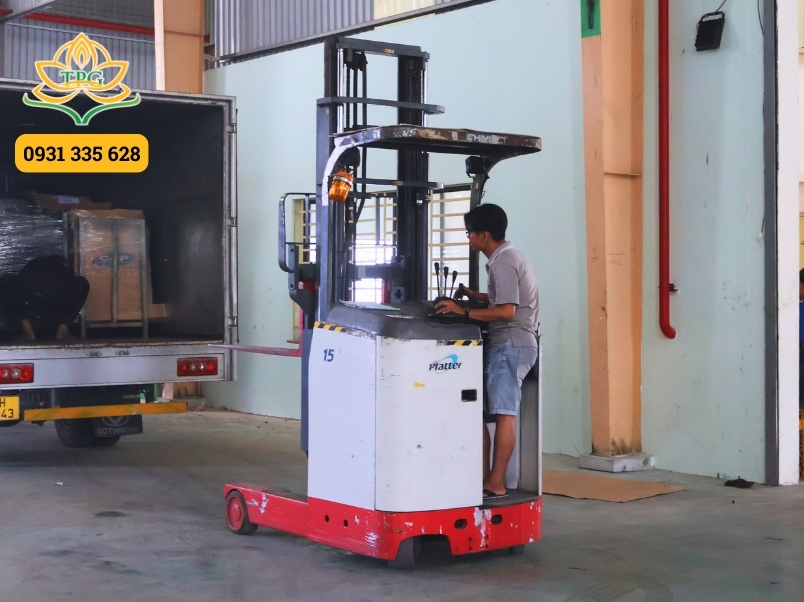 Tổng hợp các loại xe nâng điện phổ biến nhất thị trường 2 xe nang dien dung lai