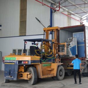 xe nang komatsu fd100-5