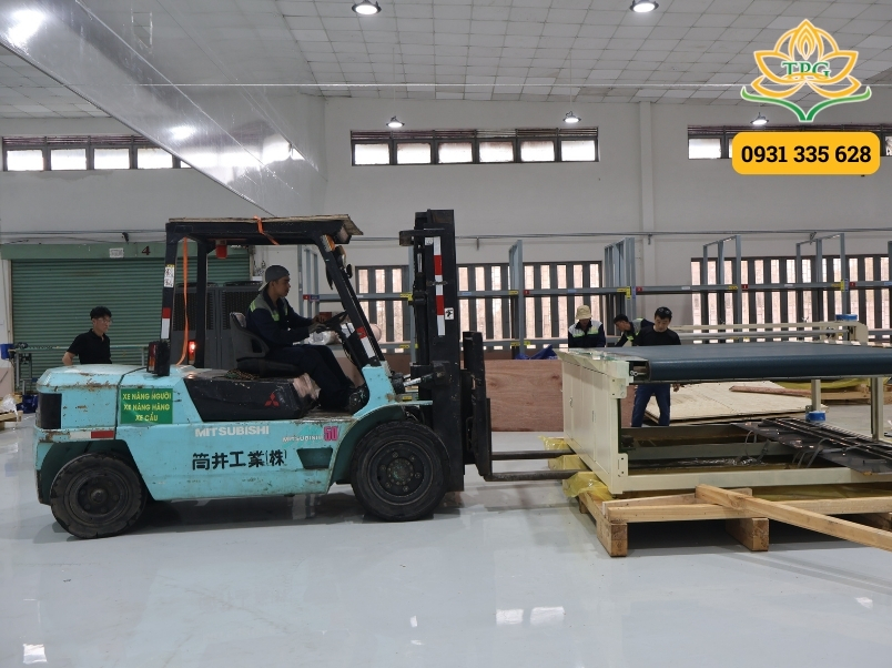 Cho thuê xe nâng hàng 1.5 - 15 tấn tại Quận 12 giá rẻ 5 du an cho thue xe nang di doi xuong may moc quan 12