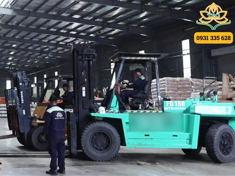 Cho thuê xe nâng hàng 1.5 - 15 tấn tại Quận 12 giá rẻ 4 quy trinh thue xe nang quan 12 nhanh gon