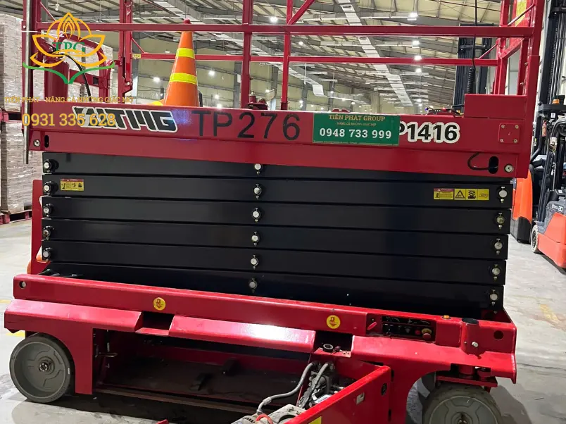 Xe nâng cắt kéo (Scissor Lift) là gì? Cấu tạo, Nguyên lý Và Ứng dụng 3 Cong dung va ung dung cua xe nang nguoi cat keo