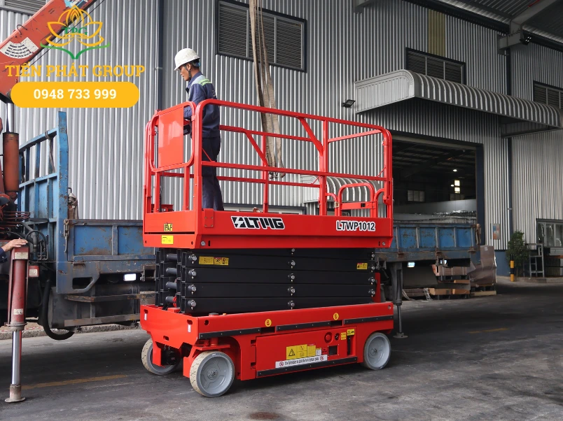 Xe nâng người tự hành là gì? Giá xe nâng người tự hành 2026 3 Uu diem xe nang nguoi tu hanh nam o tinh an toan, kha nang linh hoat va hieu suat thi cong vuot troi