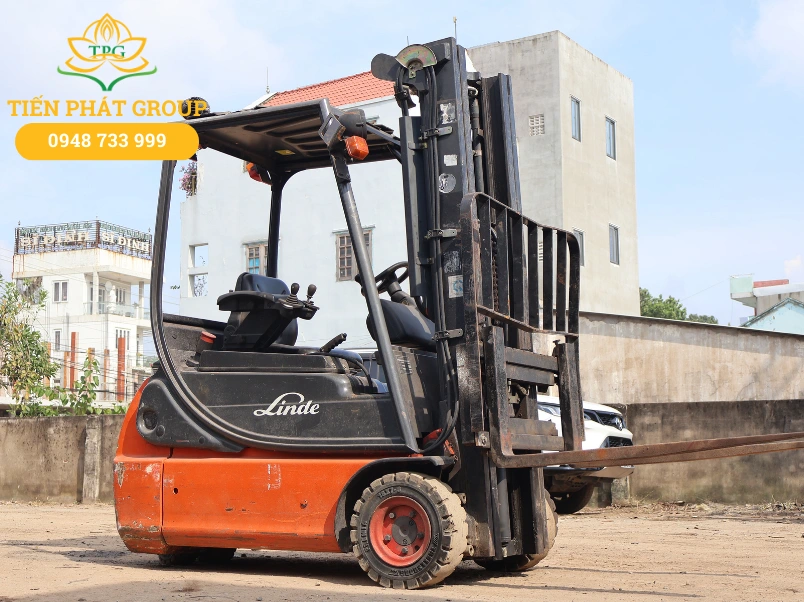 Top 10 thương hiệu xe nâng hàng tốt nhất 2026 6 Linde la thuong hieu xe nang noi tieng voi dac diem cot loi la he thong truyen dong tinh doc quyen