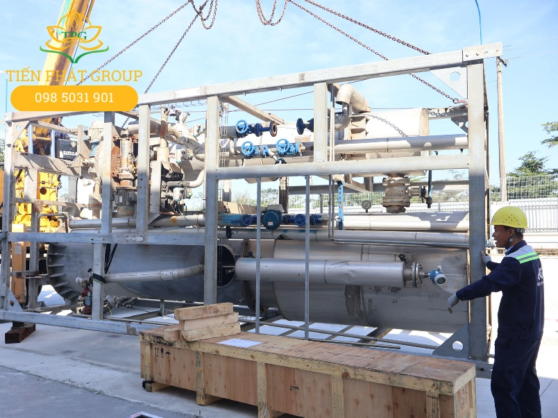 Đóng rút container Tây Ninh giá rẻ: Xe nâng, xe cẩu trọn gói 5 Nen chon dich vu dong rut container tai Tay Ninh cua Tien Phat vi co he thong thiet bi phuong tien hien dai, doi ngu ky thuat giau kinh nghiem va gia ca canh tranh.